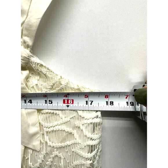 BCBGeneration Ivory Lace Overlay Sleeveless Top Size M Romantic Boho Chic - Picture 5 of 9